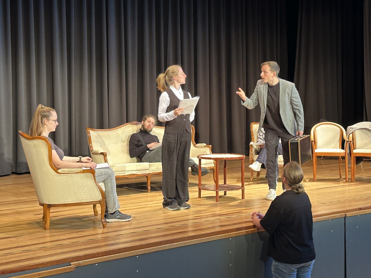 Theaterclub zeigt "Das indische Tuch"