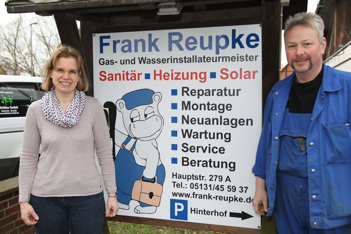 Foto mit Firmenschild kleiner