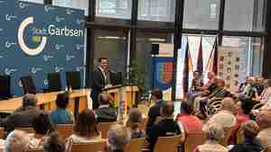 Philosophie im Ratssaal bietet Denkanstöße