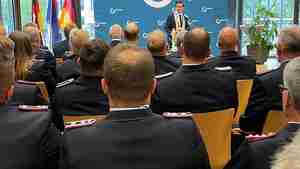 Stadt Garbsen ehrt Einsatzkräfte des Hochwassers