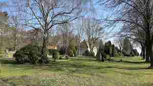 Friedhof Berenbostel: Weitere pflegefreie Urnengrabfelder entstehen