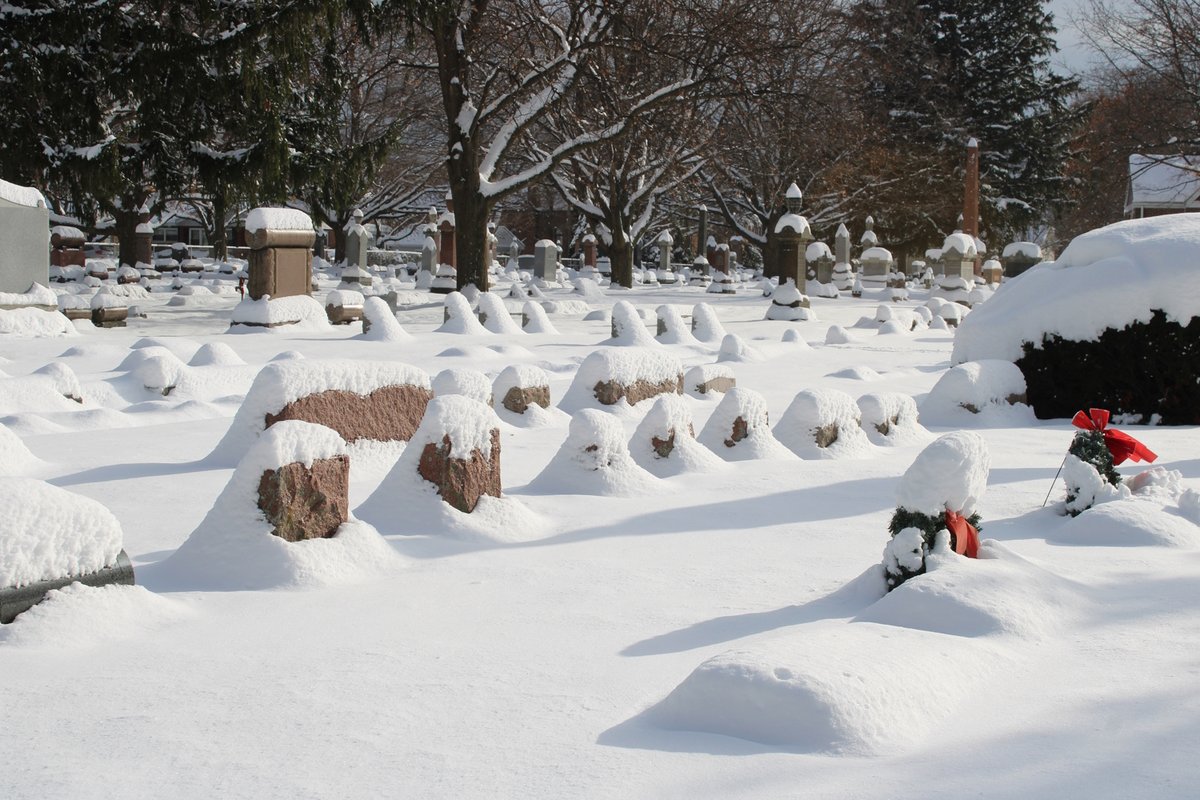 Städtischen Friedhöfe wieder geöffnet