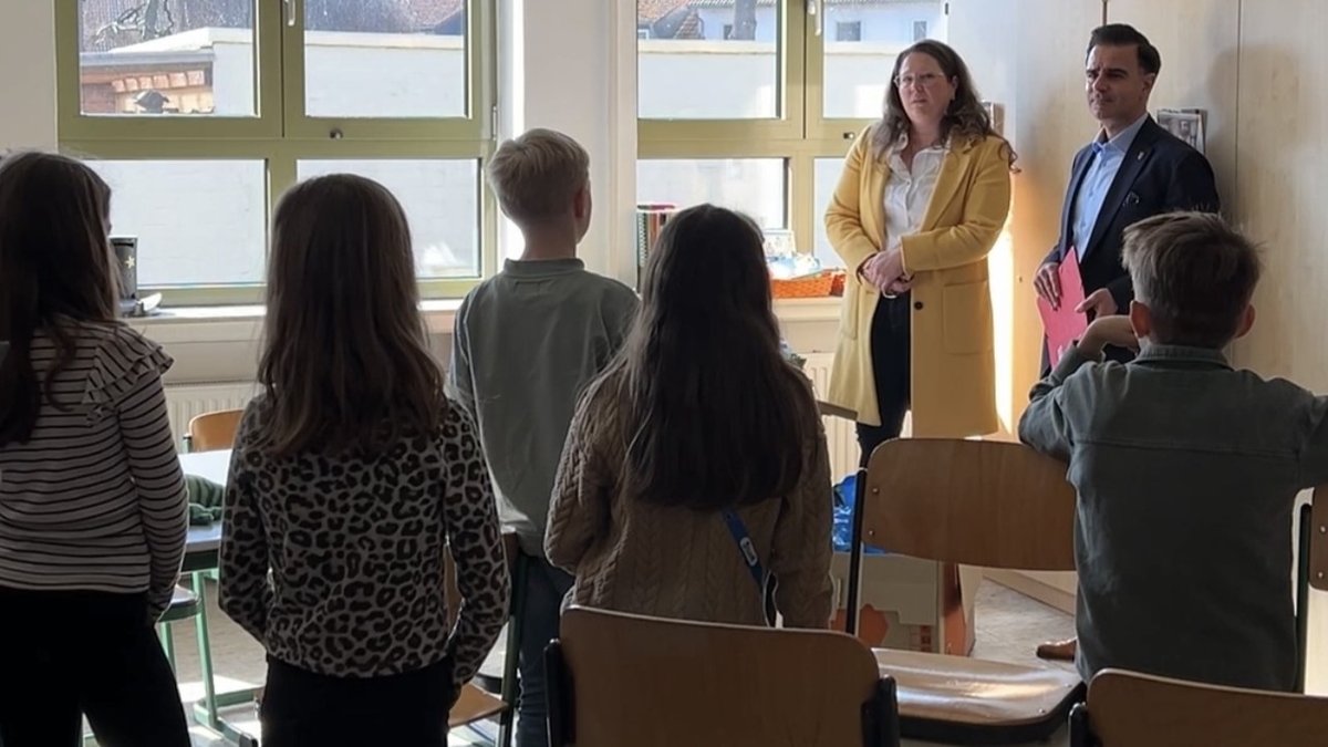 Bürgermeister besucht Grundschule Frielingen