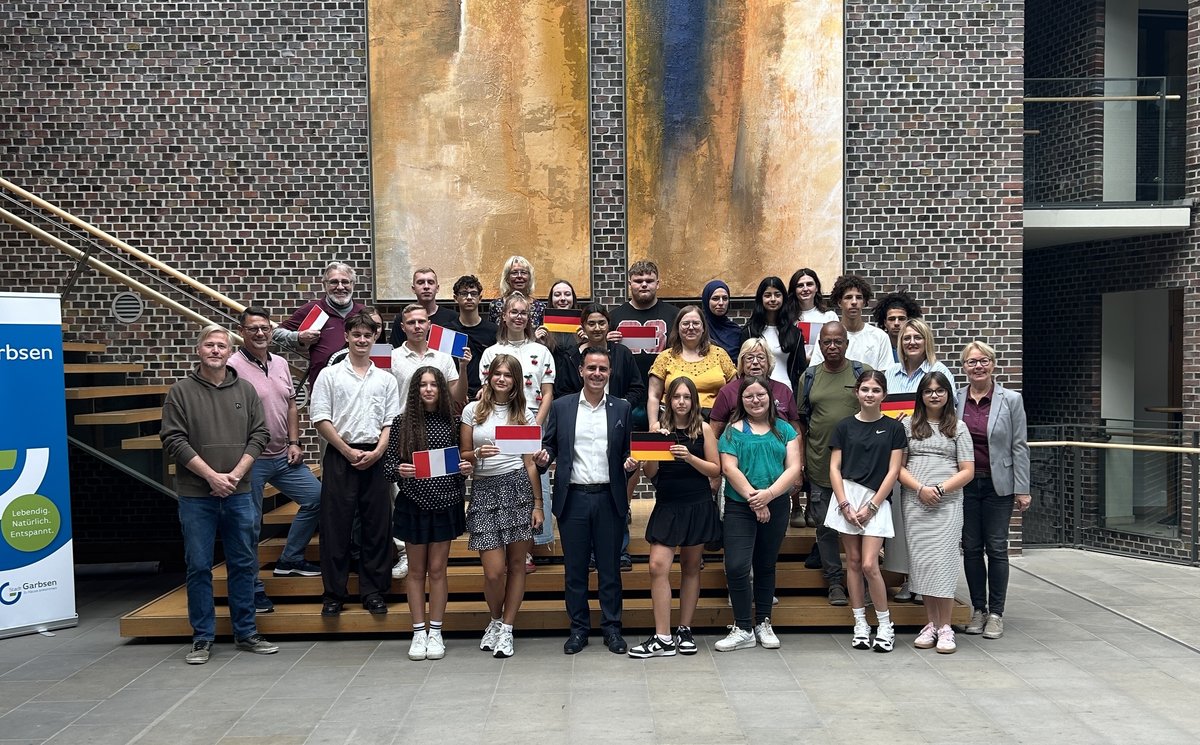 Internationales Jugendcamp zu Gast im Rathaus