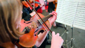 Der Unterricht in der Musik- und Kunstschule findet ab 15 Uhr regulär statt