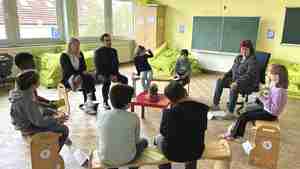 Kinder präsentieren Ideen und Wünsche