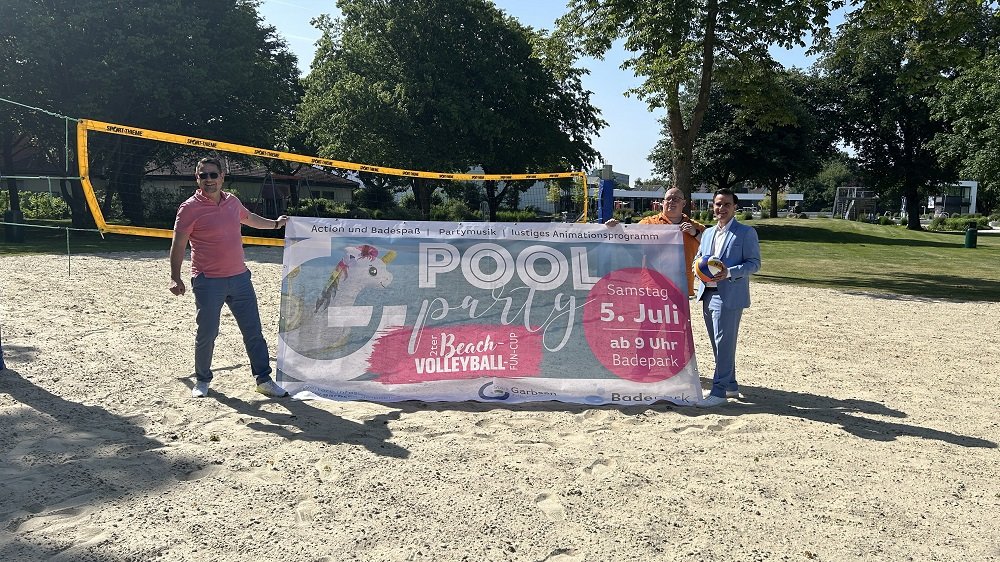 Poolparty und Drachenboot-Fun