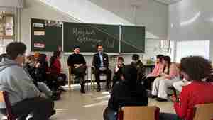 Claudio Provenzano besucht die Saturnringschule