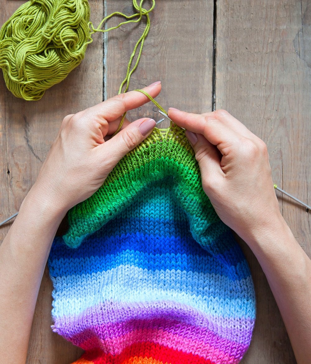 Handarbeitsgruppe beteiligt sich an Strickaktion