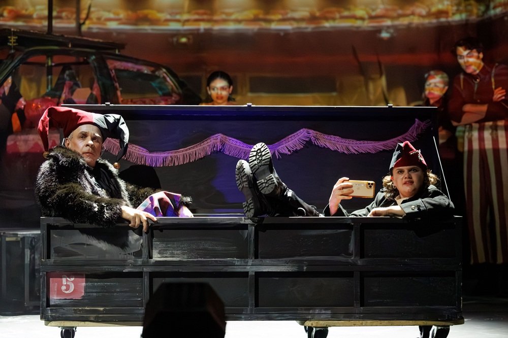 Till Eulenspiegel tritt auf die Bühne