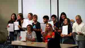 Jugendliche tauchen in Wörterwelten ein